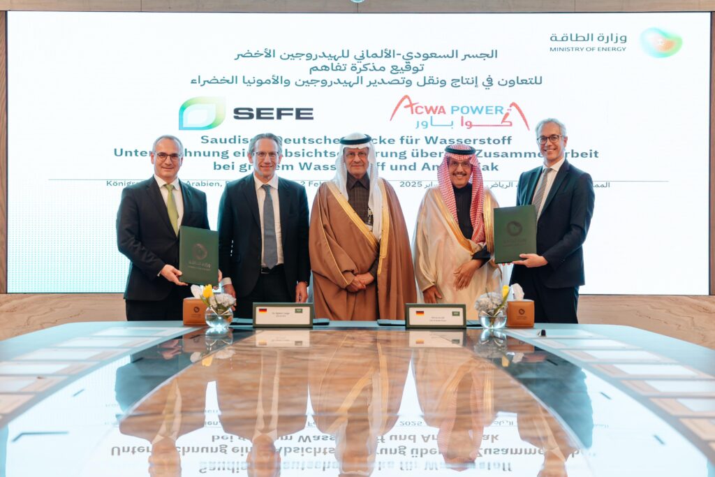 SEFE & ACWA Power with the Saudi Minister of Energy, HRH Prince Abdulaziz bin Salman and the German Federal Minister of Finance, Dr Jörg Kukies, Marco Arcelli, ACWA Power CEO, Dr Egbert Laege, SE